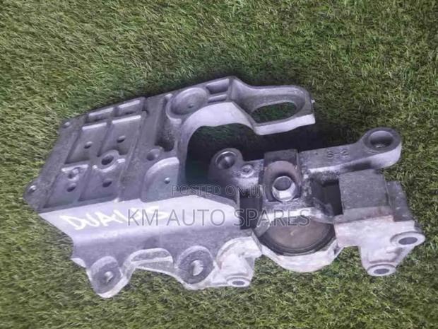 Nissan Dualis Gearbox Mount. - thumbnail 2
