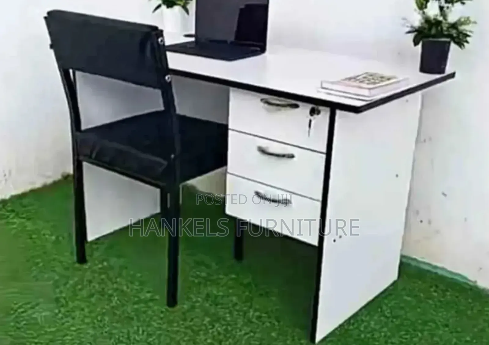 Minimalist Caterina Chair Desk And Chair For Office And Study Rooms