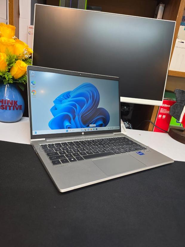 Laptop HP ProBook 440 G9 16GB Intel Core I7 SSD 512GB - thumbnail 2