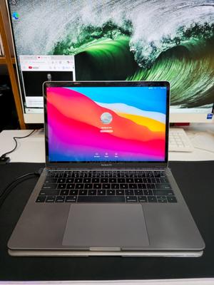Laptop Apple MacBook Pro 2017 16GB Intel Core I7 SSD 256GB