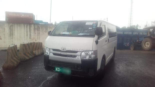 Toyota HiAce 2018 White - thumbnail 10