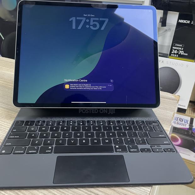 Apple iPad Pro 12.9 (2022) 256 GB Gray