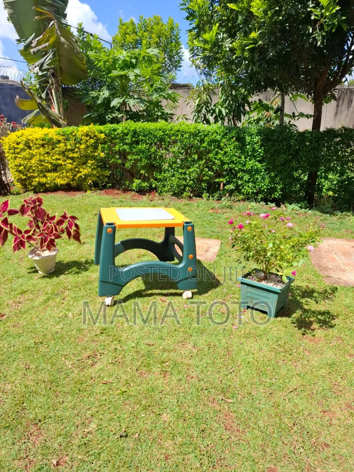 Kids Feeding Table