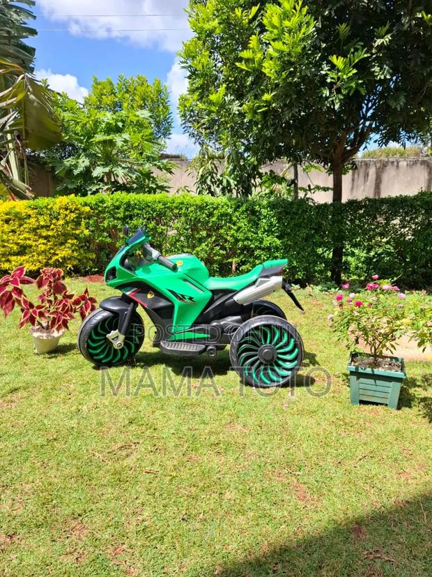 High Powered Kid Motorcycle - thumbnail 3