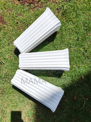 Flower Vase / Planters
