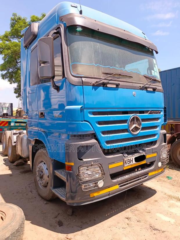 Clean Actros 2646 Double Diff in Good Mechanical Condition - thumbnail 3