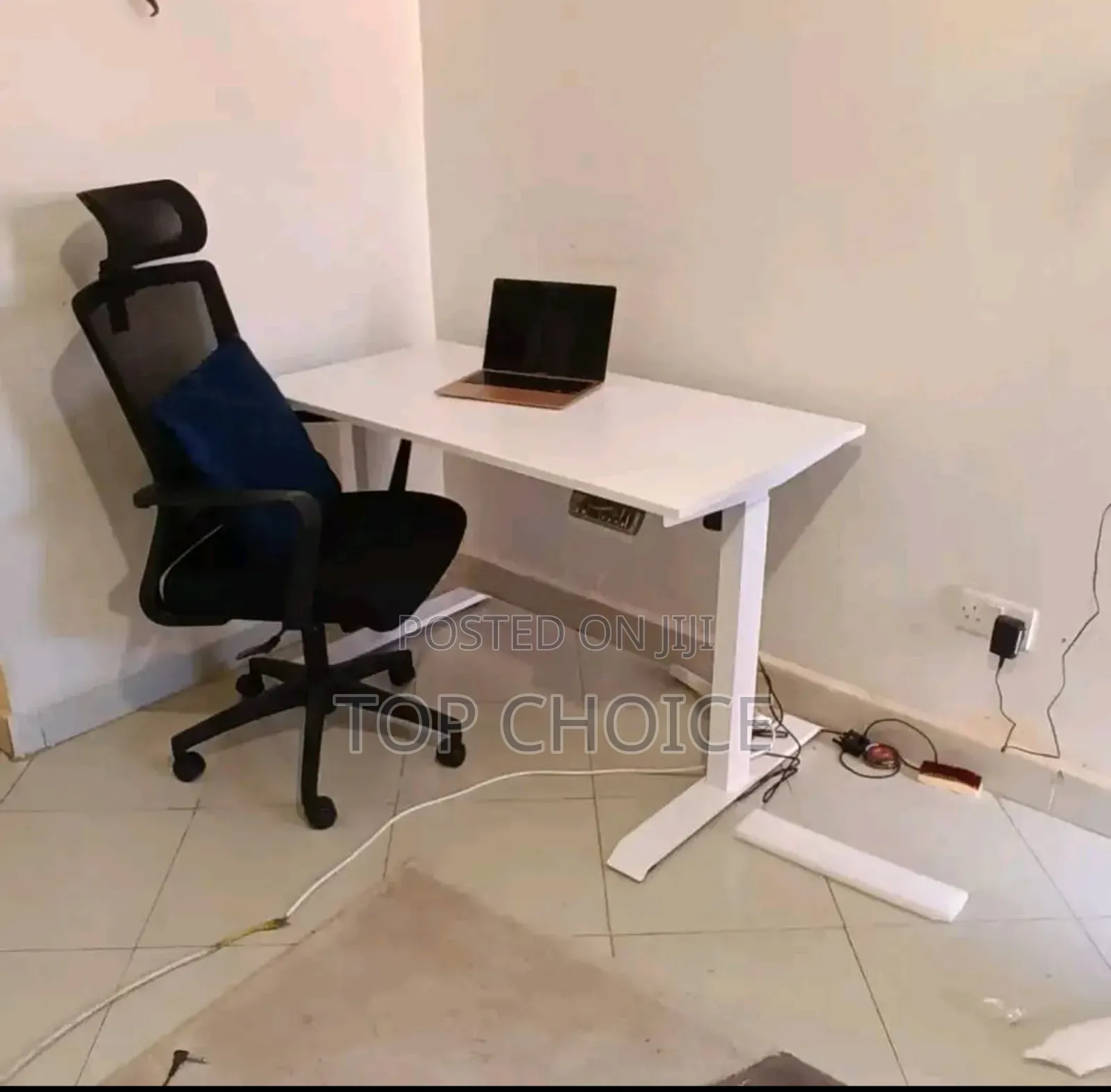 Elevate Electric Adjustable Desk