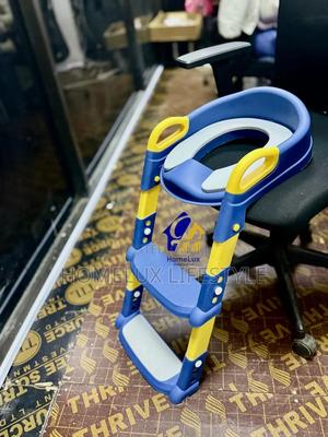Modern Kids Toilet Training Seat With a Ladder Vz3w