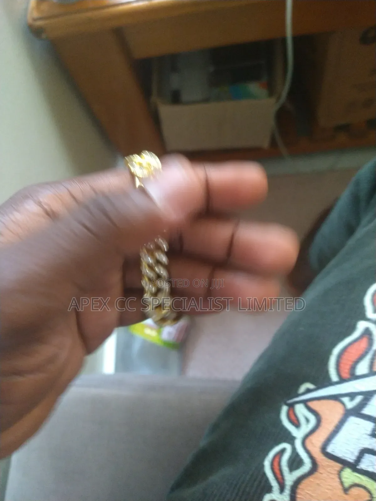 Hand Gold Iced Chain