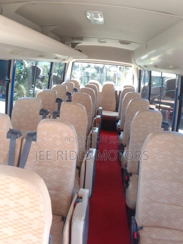 Mitsubishi Fuso Rosa 2015 Blue - thumbnail 4