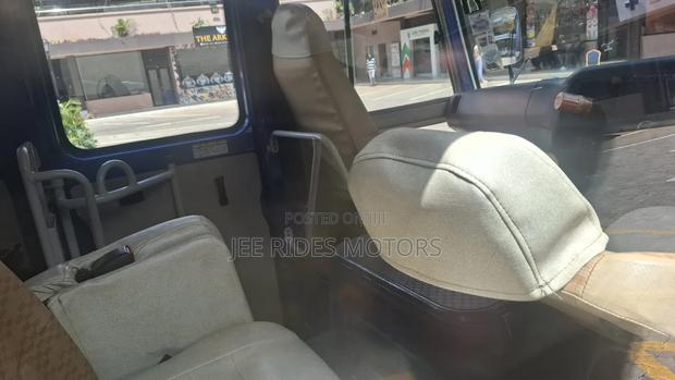 Mitsubishi Fuso Rosa 2015 Blue - thumbnail 6