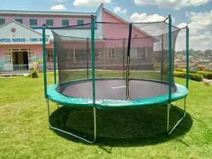 14 Ft Trampoline With Safety Net & Ladder