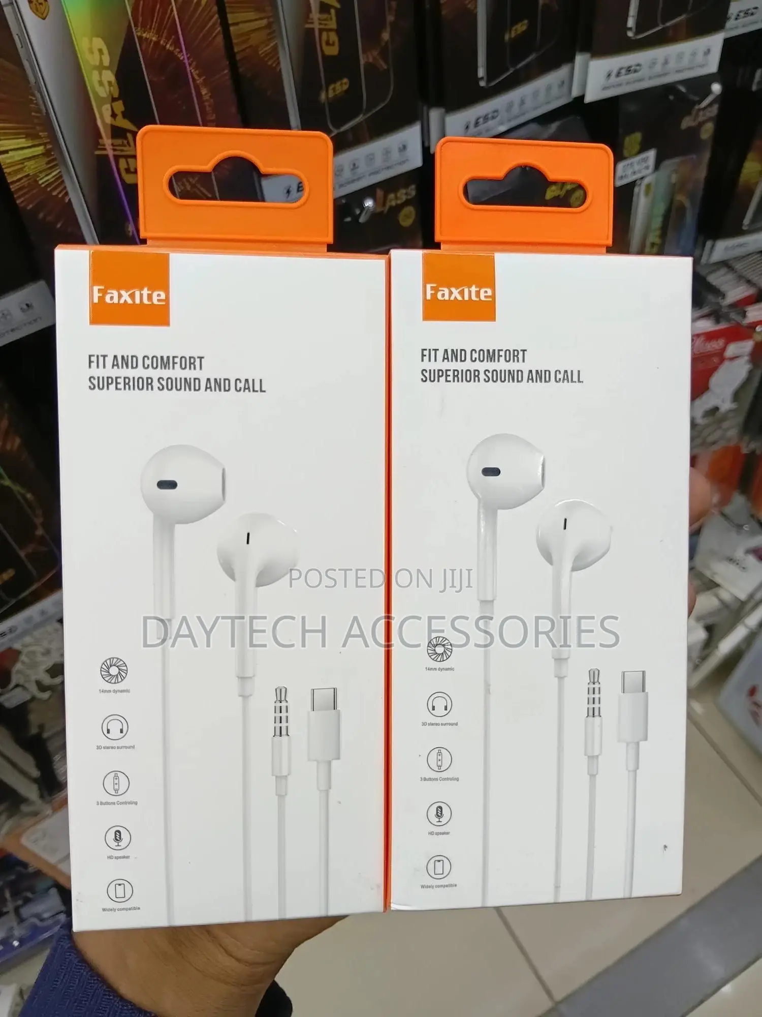 Faxite Wired Earbuds With a Type-C 3.5mm Connectors.