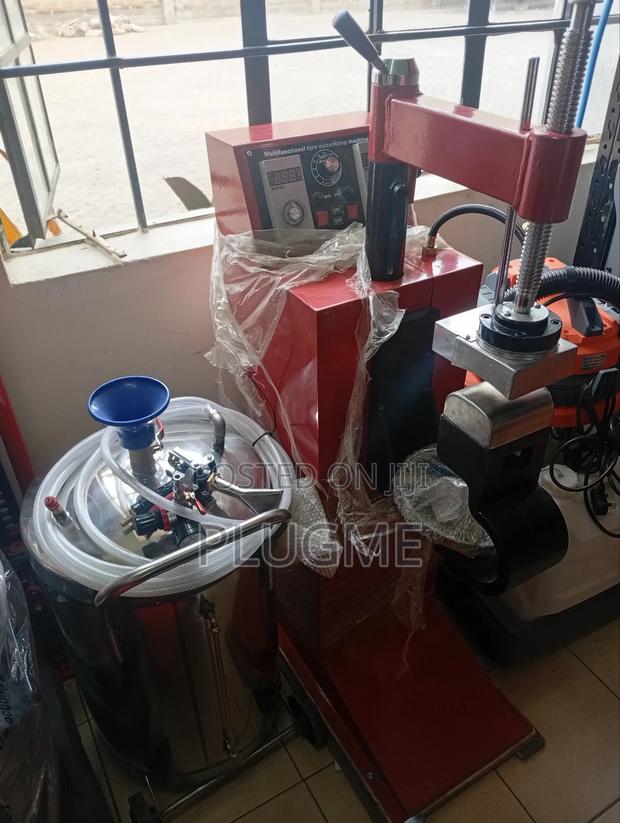 Heavy Duty Commercial Multipurpose Tyre Vulcanizing Machine - thumbnail 2