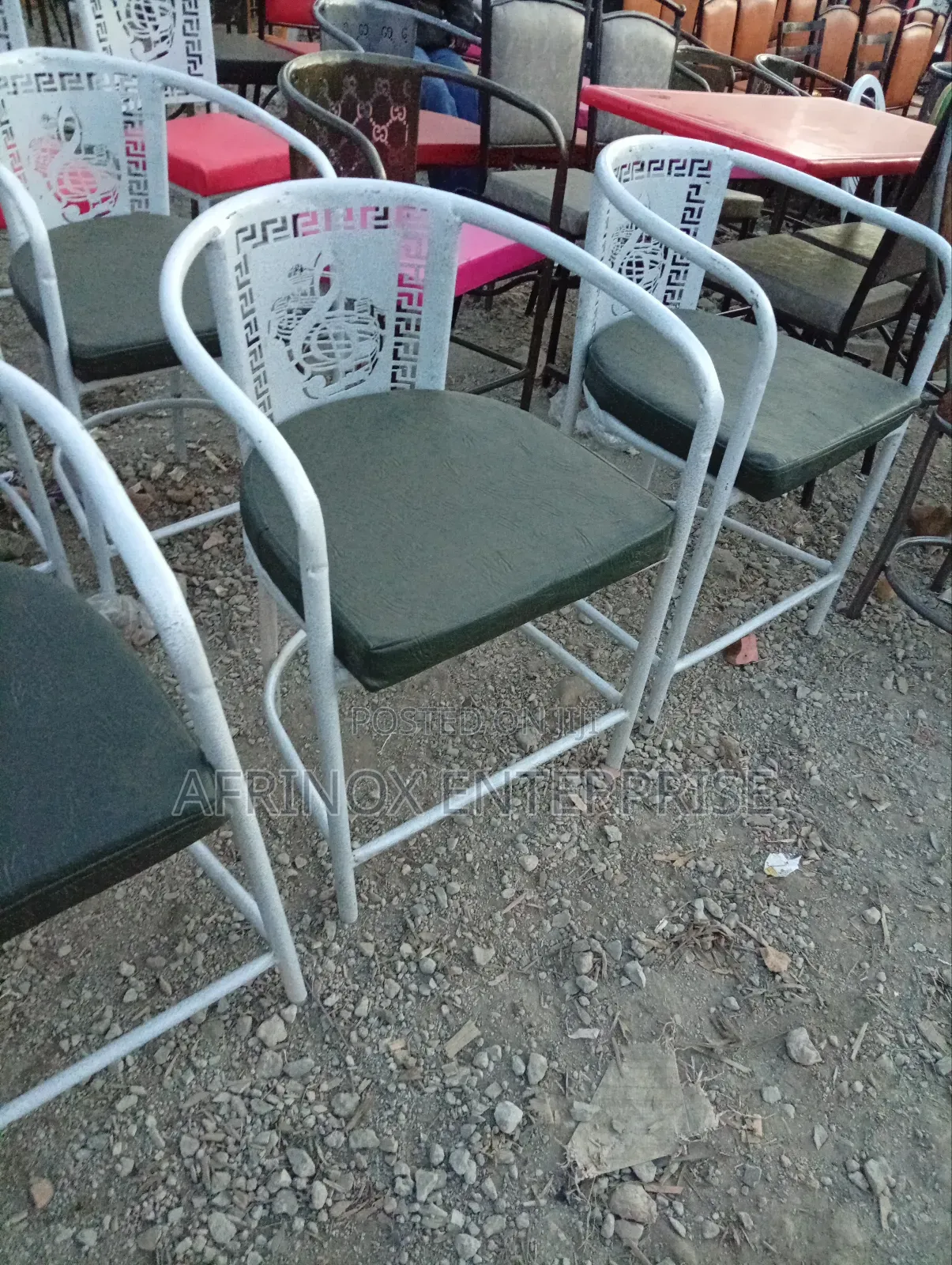 Classic Chairs for Hotel, Restaurants and Bars