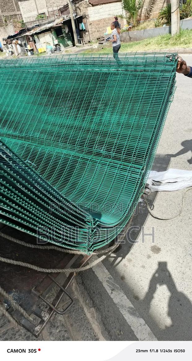 Stong Anti - Climp Perimeter Fence - thumbnail 3