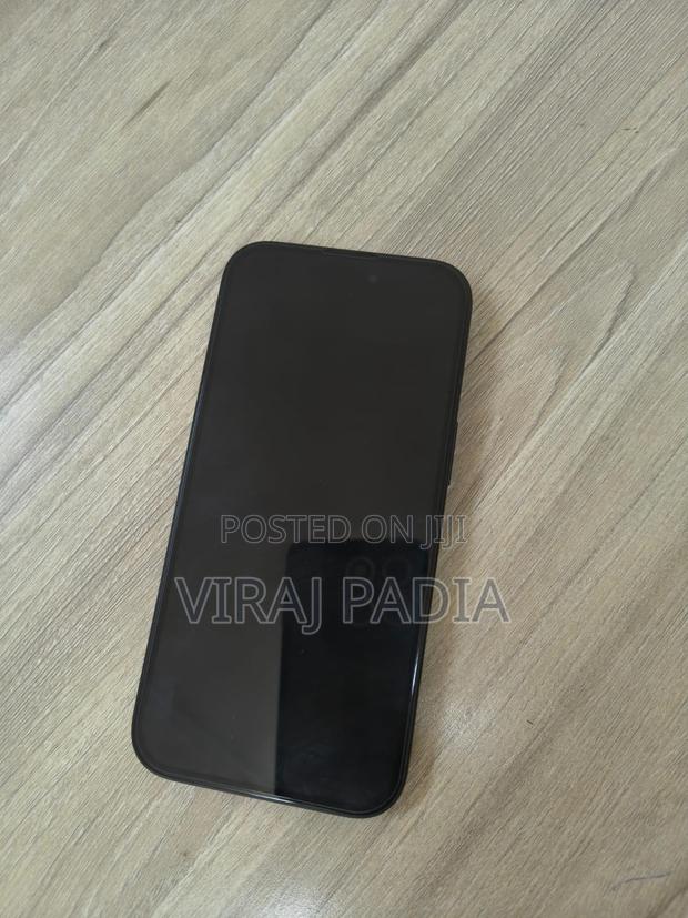 Apple iPhone 15 128 GB Black - thumbnail 3