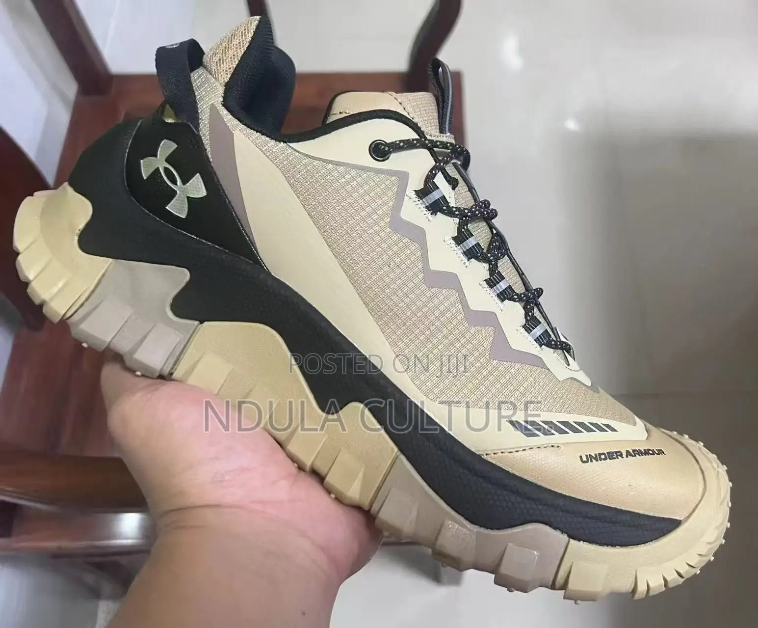 Undr Armor Hike Boots