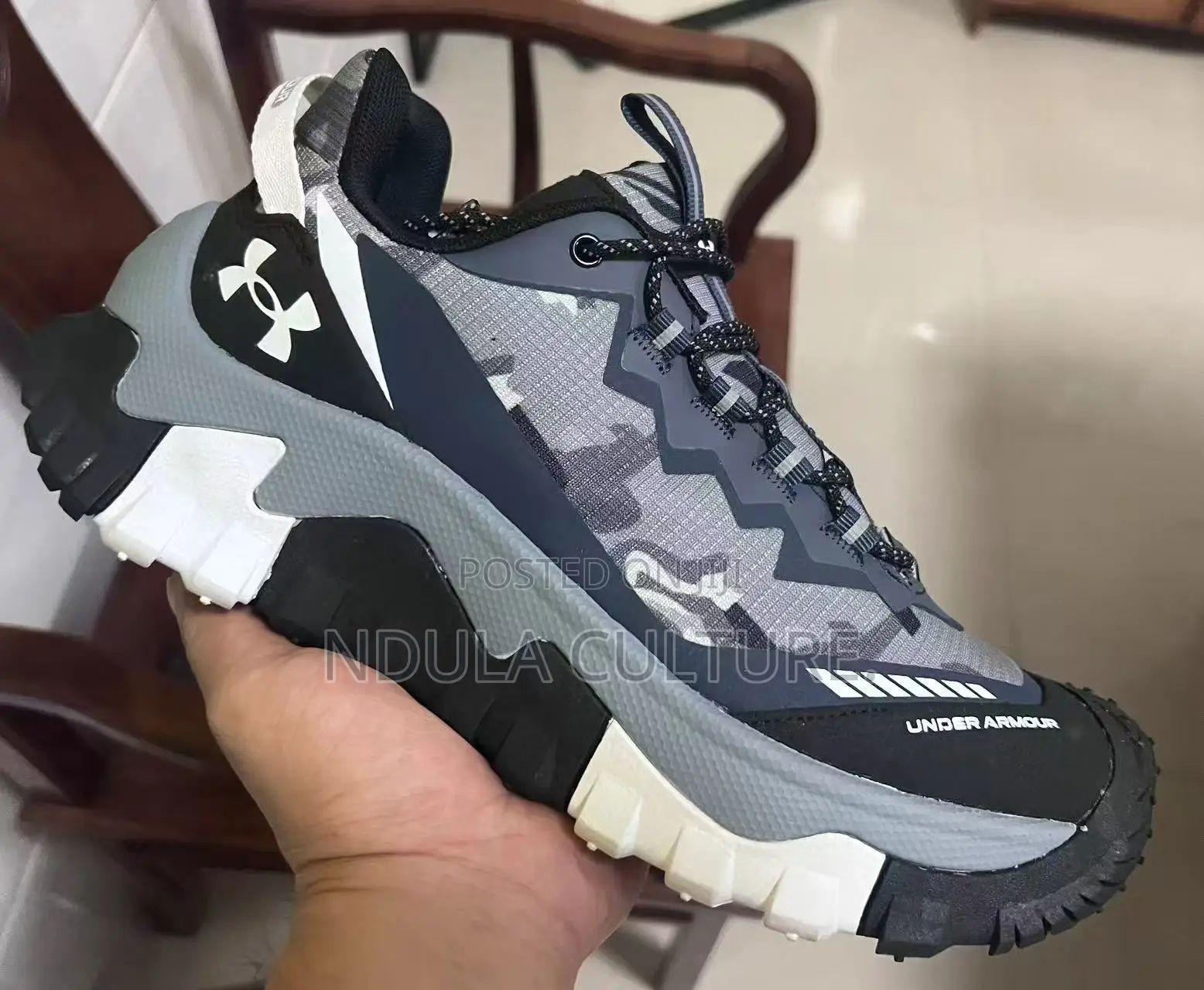 Undr Armor Hike Boots