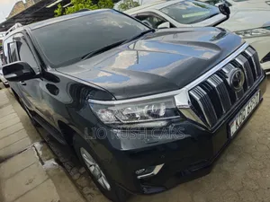 Toyota Land Cruiser Prado 2017 Black