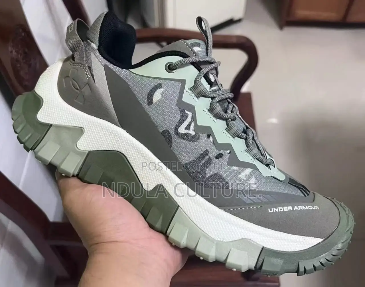 Undr Armor Hike Boots