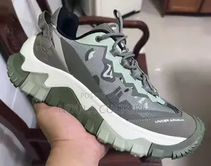 Undr Armor Hike Boots
