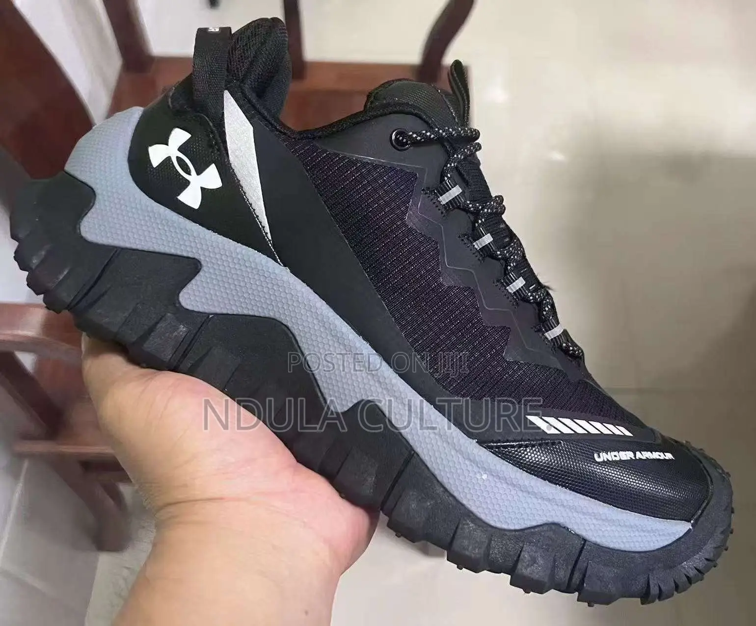 Undr Armor Hike Boots