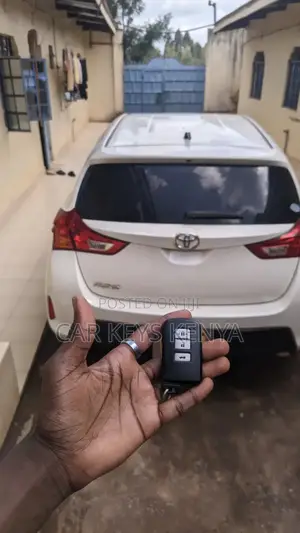 Toyota Auris Car Key Replacement and Duplication Services