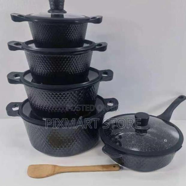 Bosch 11pc Black Cookware Set With Silicone Lids – German Made - main view