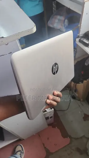 Laptop HP EliteBook 820 G3 8GB Intel Core I5 HDD 500GB