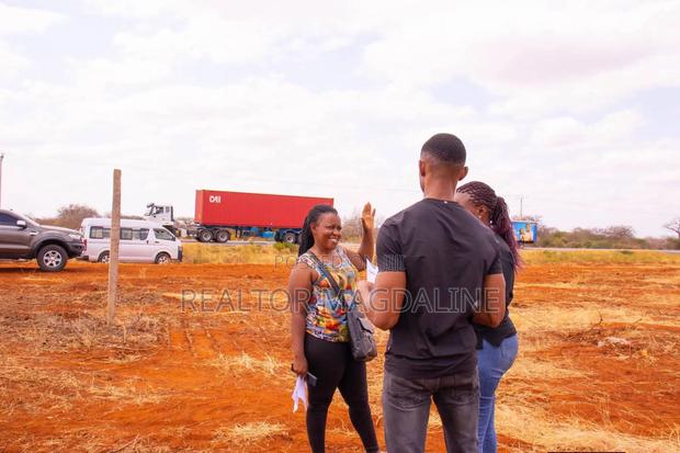 Voi Plots (Tarmac) - thumbnail 13