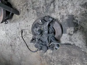 Front Hub Nissan Hard Body