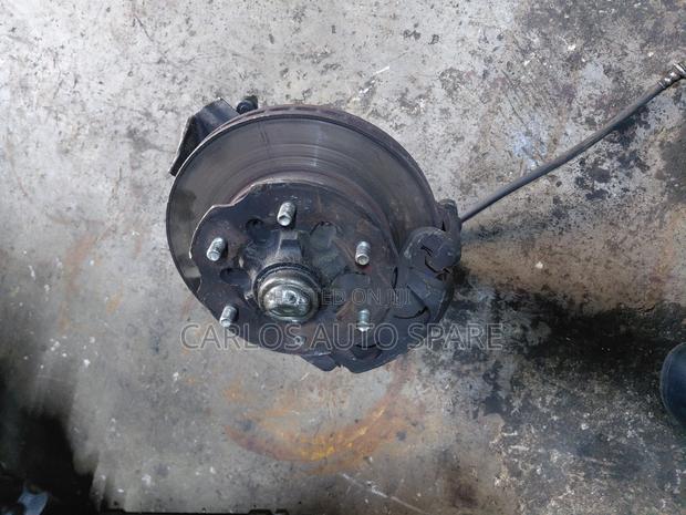 Front Hub Nissan Hard Body - thumbnail 2