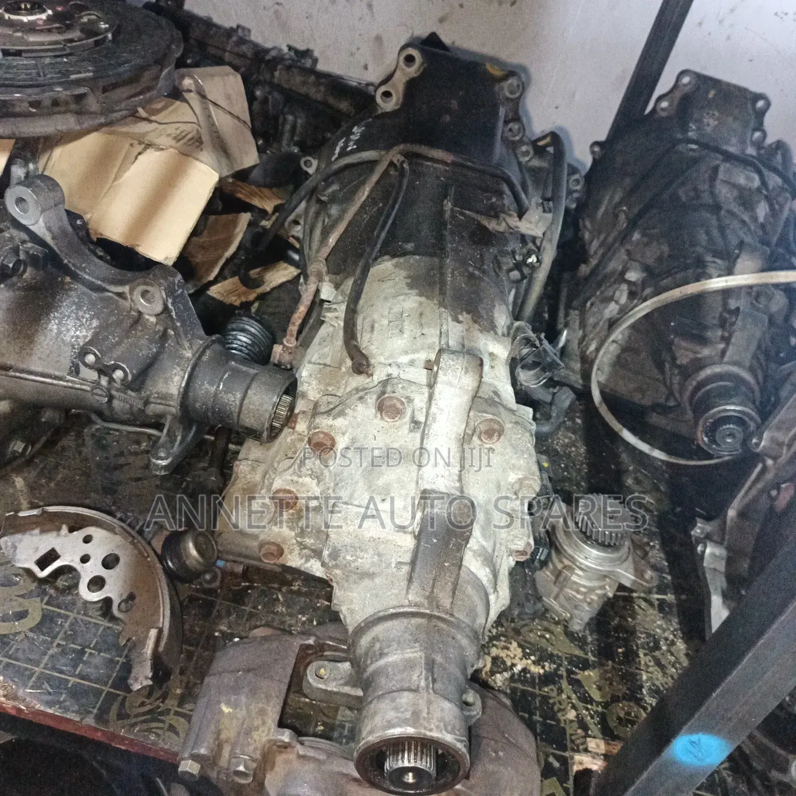 F8 Nissan Vannette Gearbox