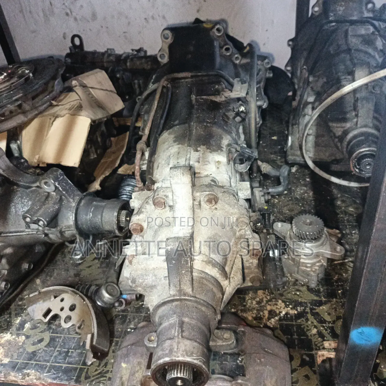 F8 Nissan Vannette Gearbox
