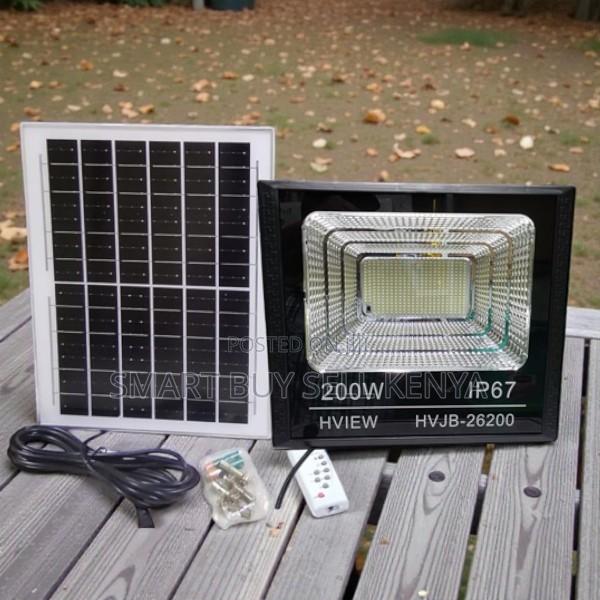Remote Controlled 200w Watts Ip67 Dusk to Dawn Led Solar Flood Light