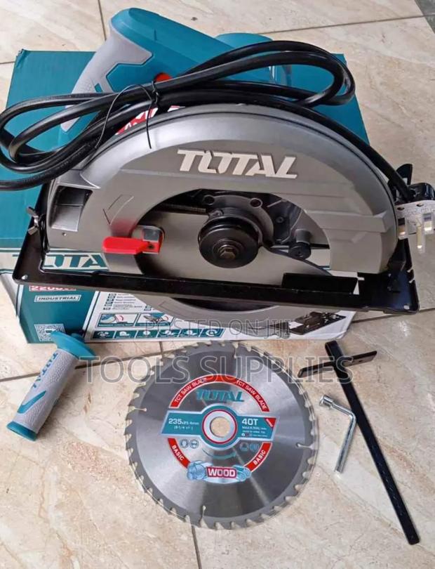 Total Circular Saw 1400 Watts