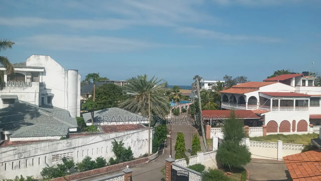 4bdrm Mansion in Kizingo for sale