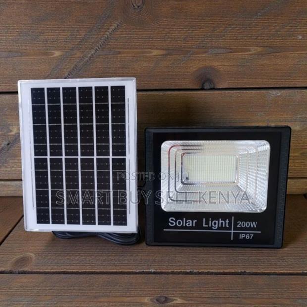 Long-Lasting 200w High Power Solar Flood Light Ip67 Water Proof Rating - main view