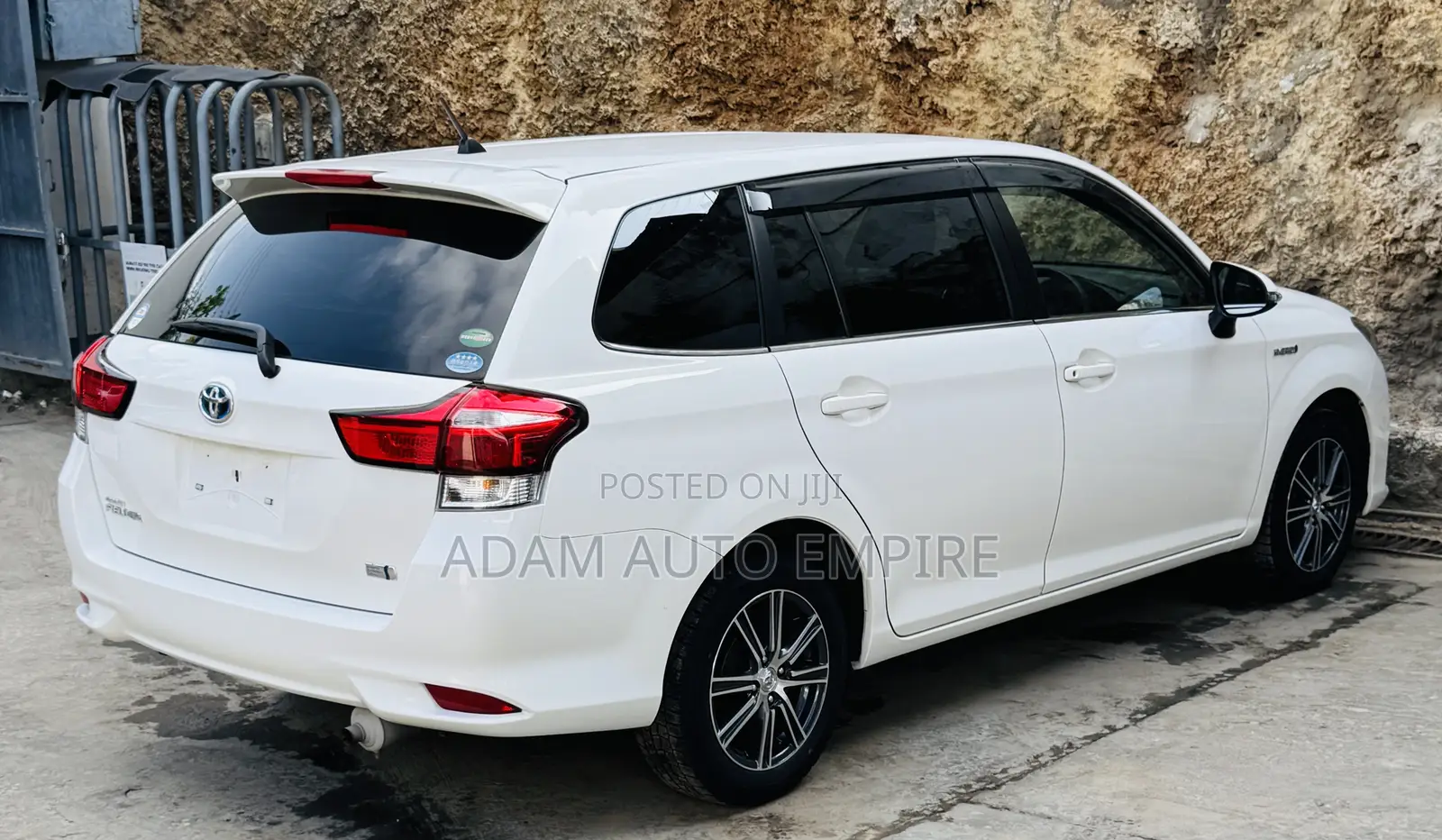 Toyota Corolla Fielder 2019 White