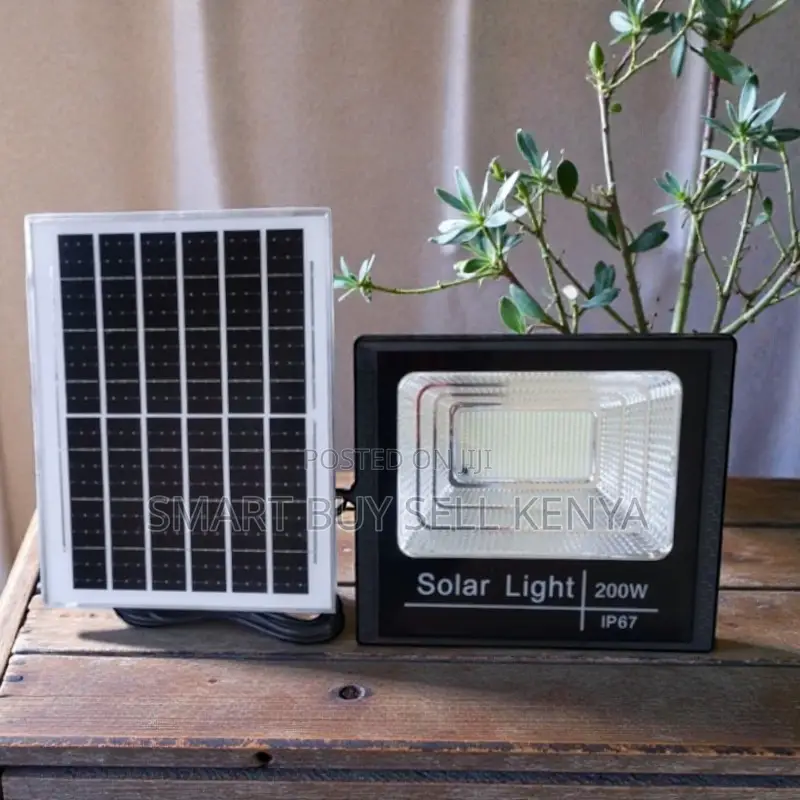 Low-Cost Ip67 Water Proof High Power 200watts Outdoor Solar Floodlight