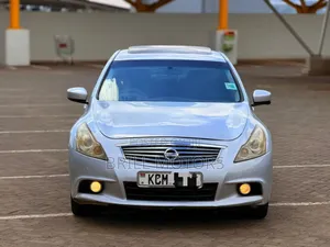 Nissan Skyline 2010 Silver