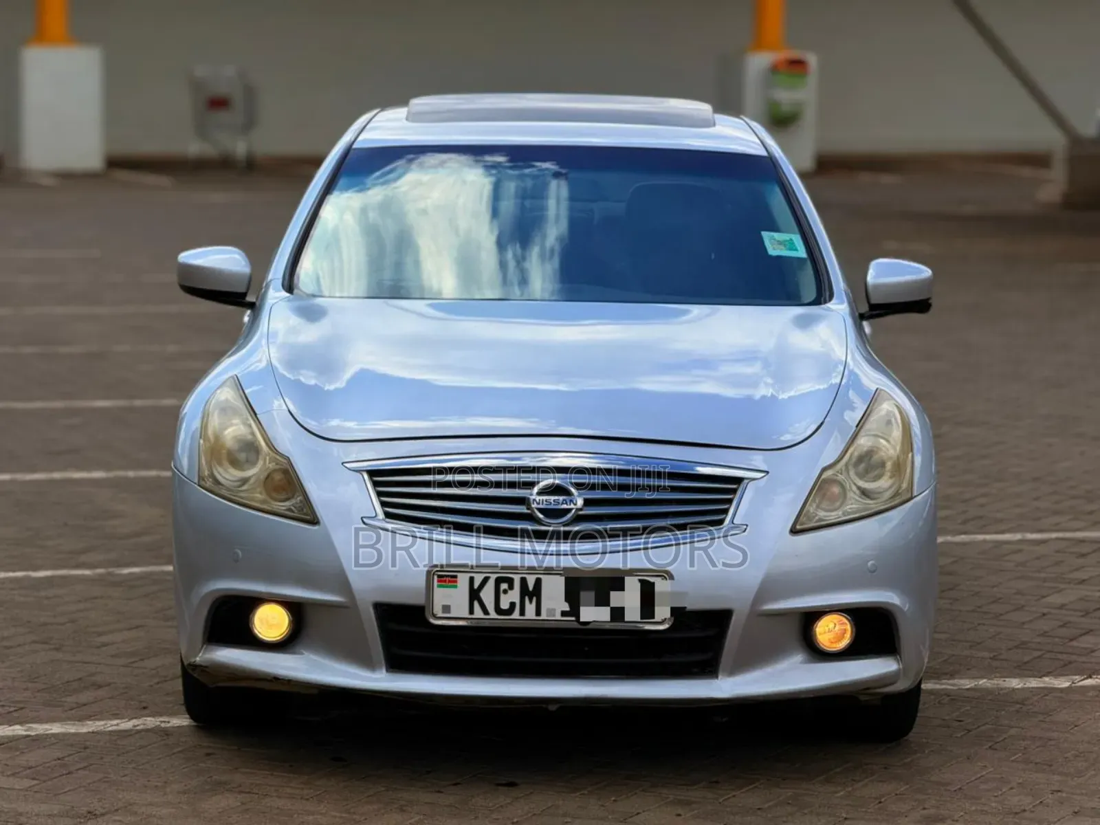 Nissan Skyline 2010 Silver