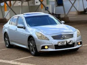 Nissan Skyline 2010 Silver