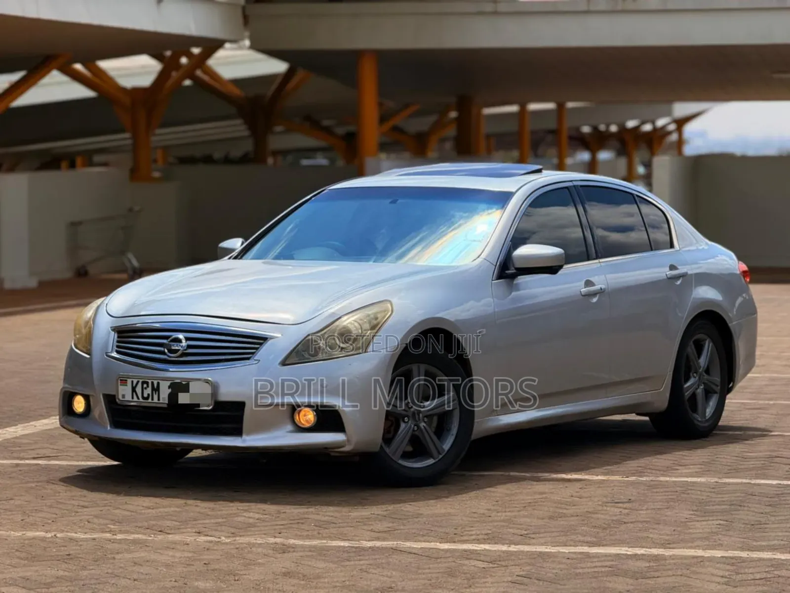 Nissan Skyline 2010 Silver