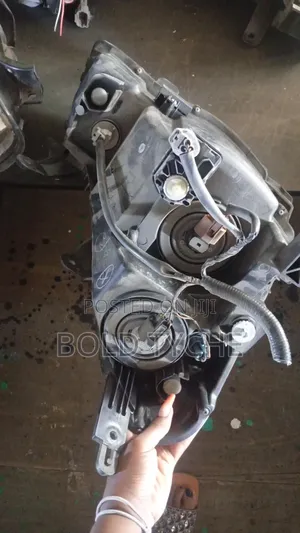 Nissan N17 Sylphy Headlight