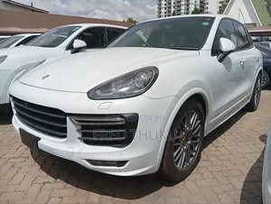 Porsche Cayenne GTS AWD 2018 White