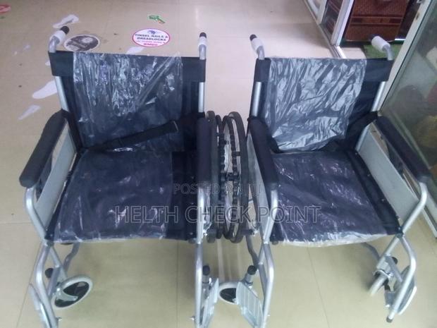 Standard Wheelchair - thumbnail 3