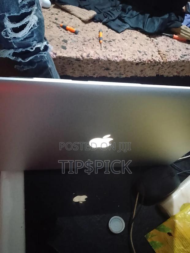Laptop Apple MacBook 2010 2GB Intel Core i5 HDD 500GB - thumbnail 2