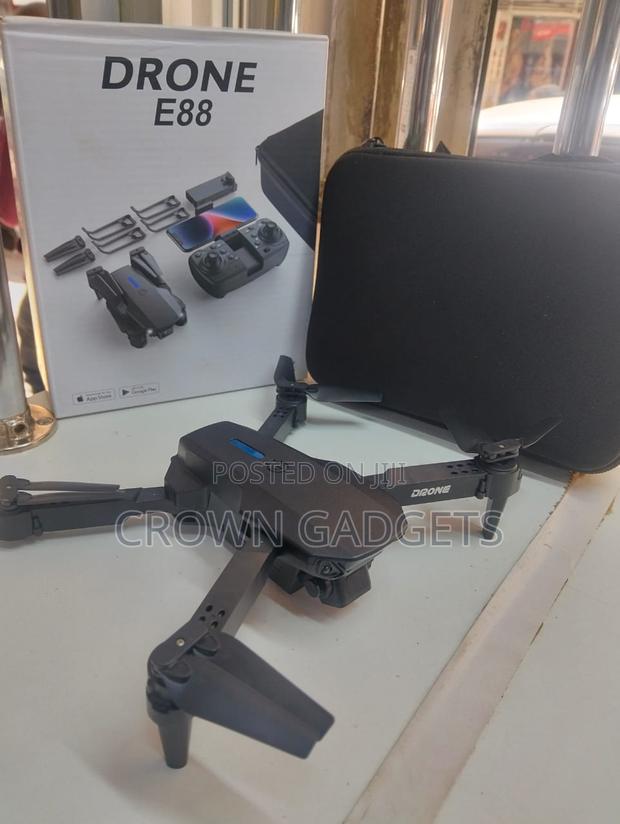 E88 Foldable Rc Drone - thumbnail 4